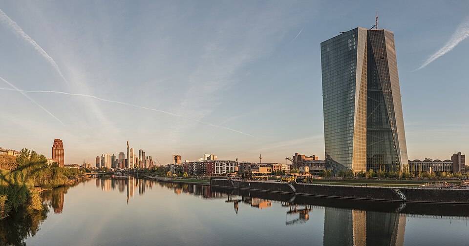 Frankfurt am Main: Illuminated Evening Tour